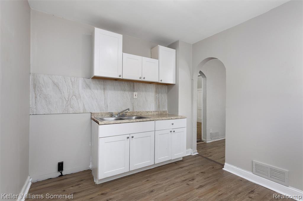 9204 Wayburn Street, Detroit, MI 48224 — Photo 10