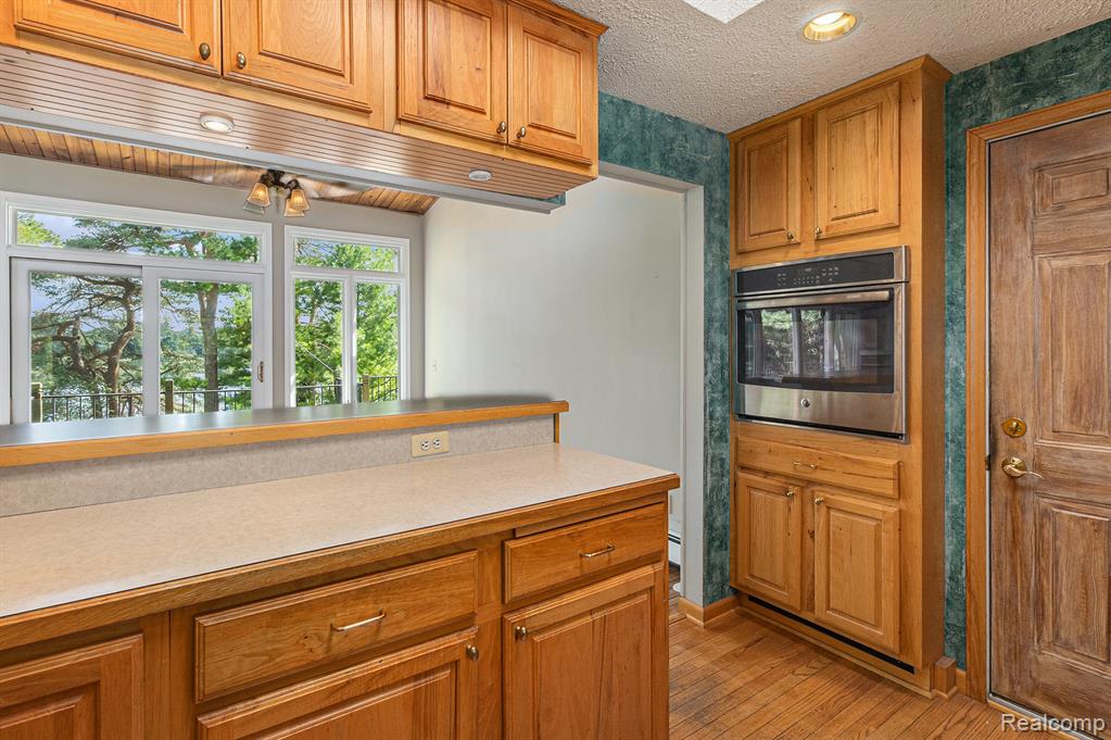 979 Abseguami Trail, Lake Orion, MI 48362 — Photo 17