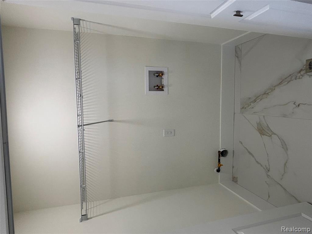 127 E Mahan Avenue, Hazel Park, MI 48030 — Photo 27