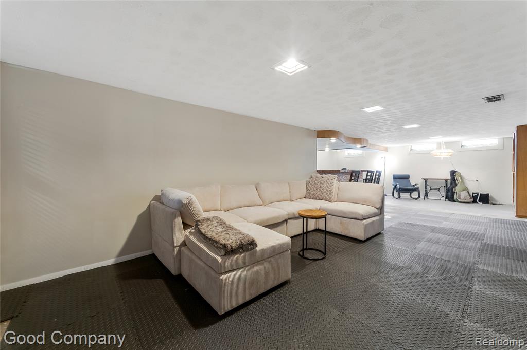 28748 Herbert Street, Madison Heights, MI 48071 — Photo 29