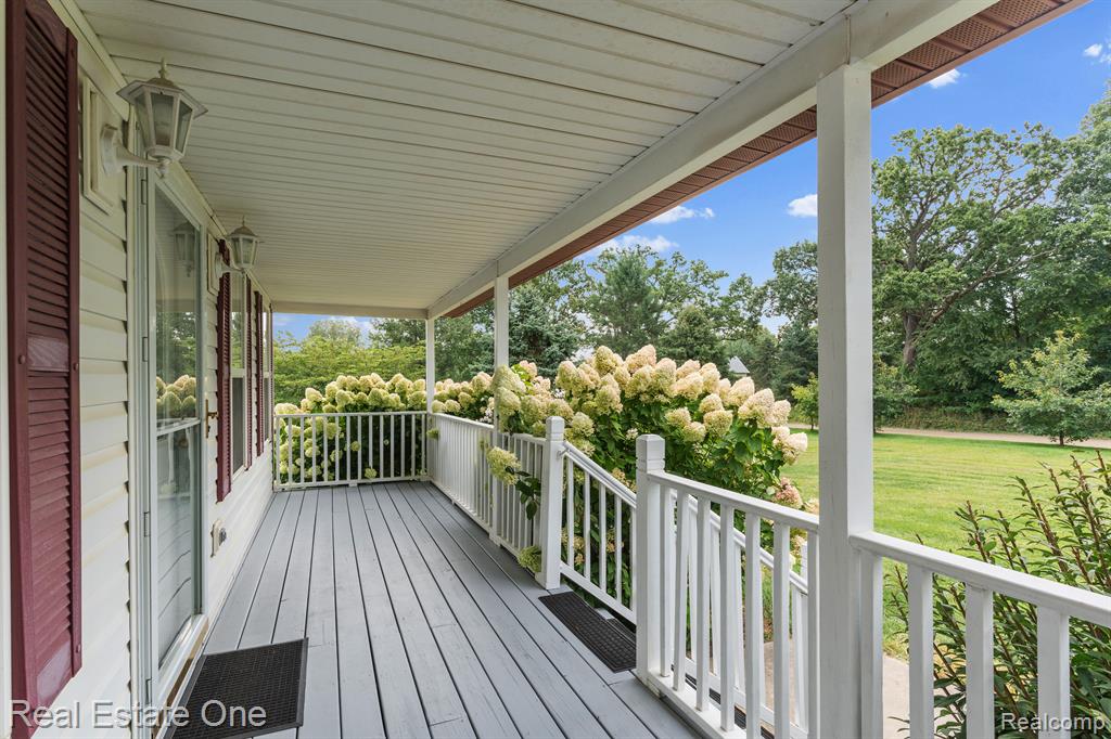 7796 LANGE Road, Fowlerville, MI 48836 — Photo 4