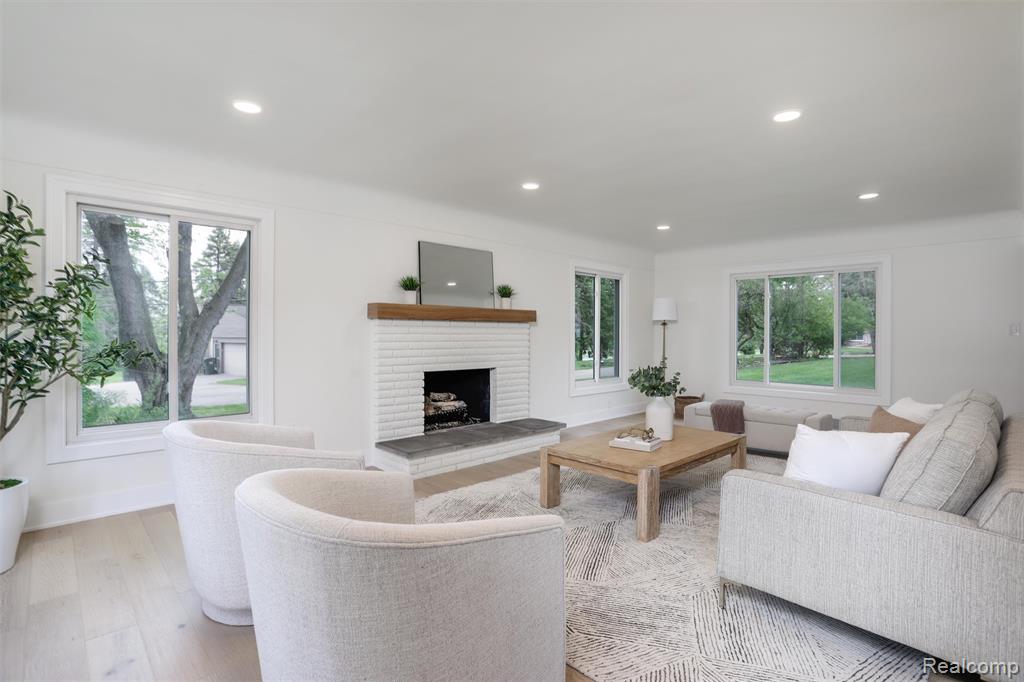 941 Viewland Drive, Rochester, MI 48309 — Photo 16