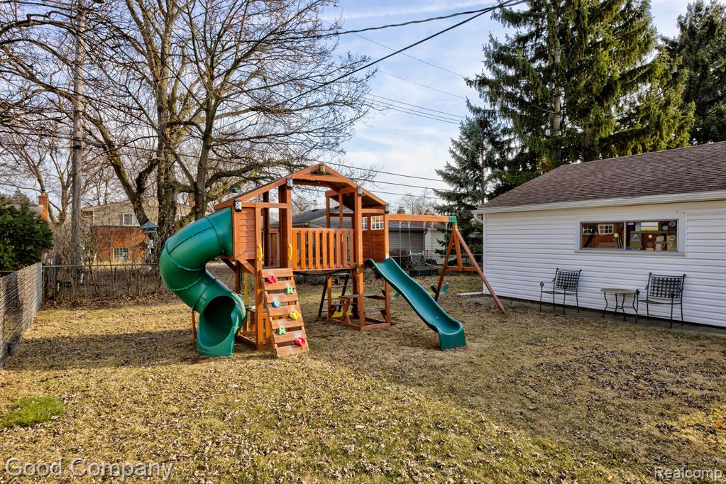 9062 SHANNON Drive, Sterling Heights, MI 48314 — Photo 34