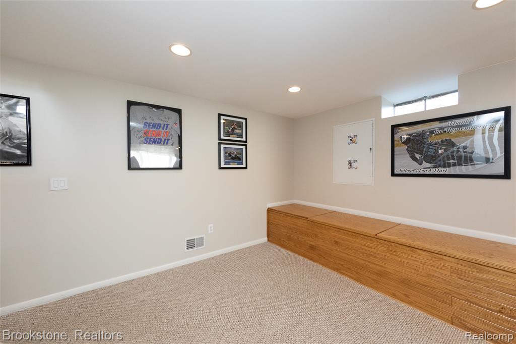 12567 BLUEBERRY Lane, Davisburg, MI 48350 — Photo 41