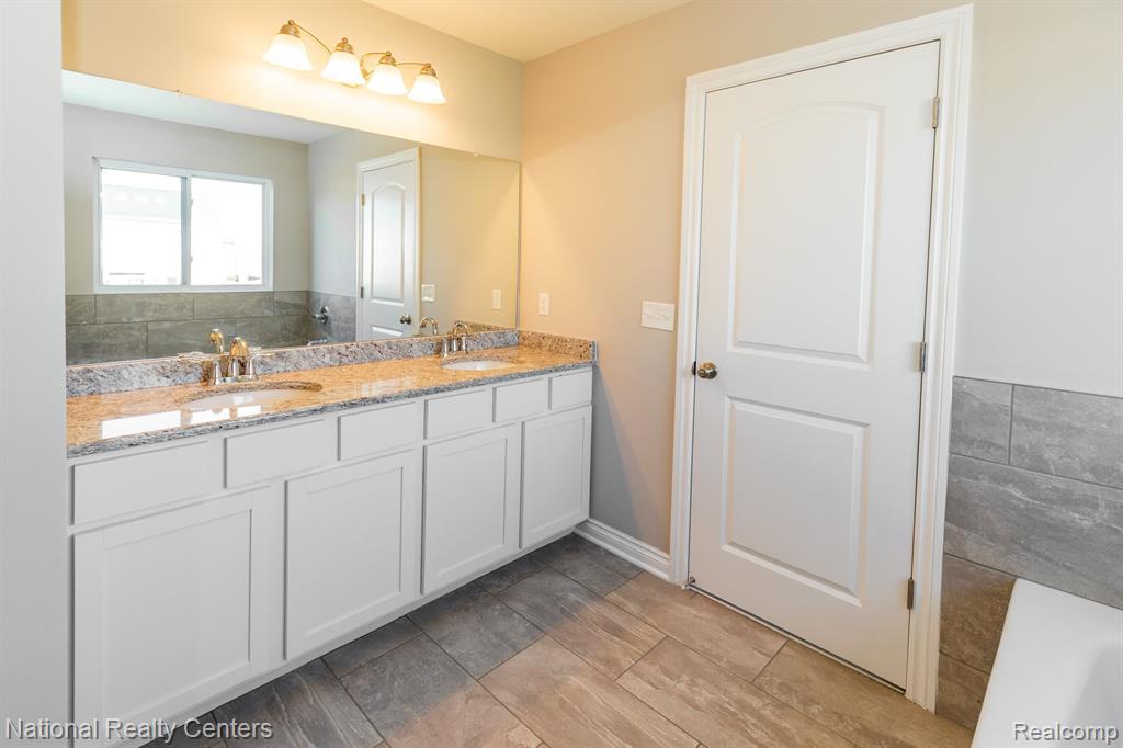 53188 Woodland Meadows Drive, Chesterfield, MI 48047 — Photo 18