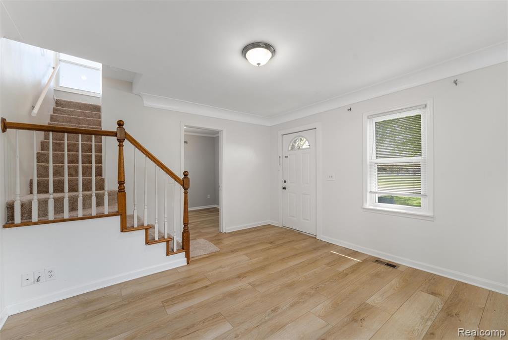 28855 Delton Street, Madison Heights, MI 48071 — Photo 4