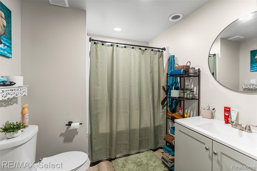 3127 Harbor Pointe Circle, Fenton, MI 48430 — Photo 40