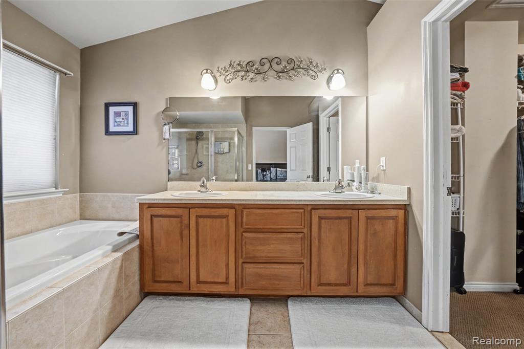 9623 Windsor Lane, Clarkston, MI 48348 — Photo 33