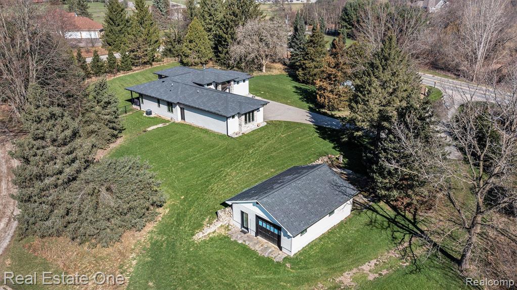 8481 Holcomb Road, Clarkston, MI 48348 — Photo 28