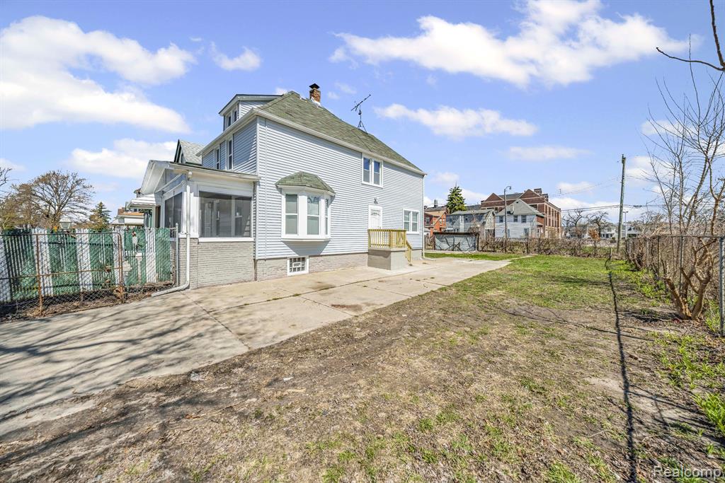 4180 SEMINOLE Street, Detroit, MI 48214 — Photo 38