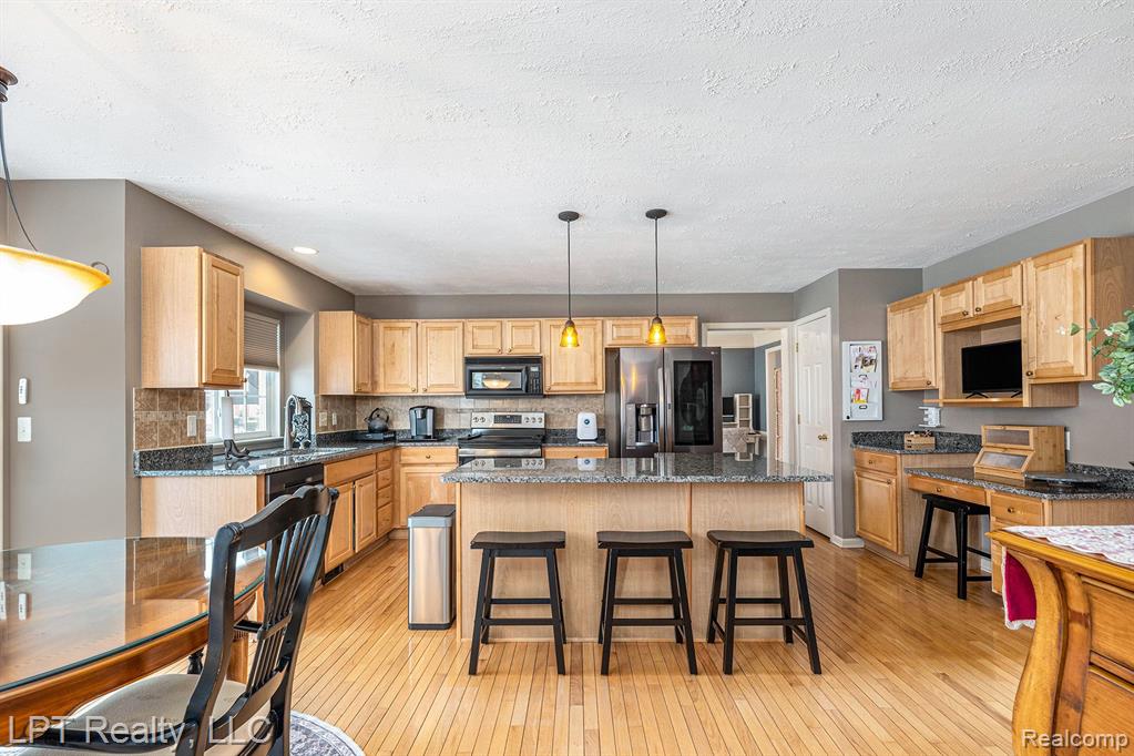 54472 ISLE ROYALE Avenue, Macomb, MI 48042 — Photo 10
