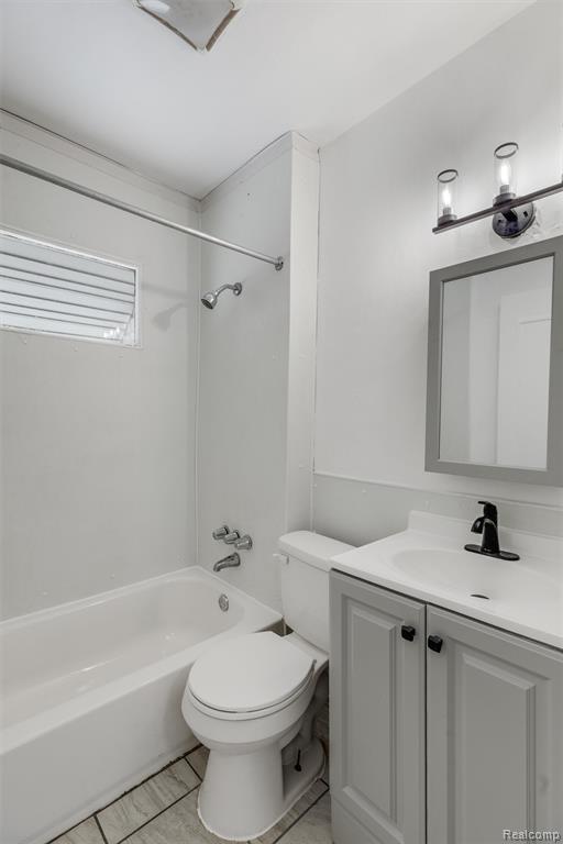 15358 Charles R Avenue, Eastpointe, MI 48021 — Photo 17