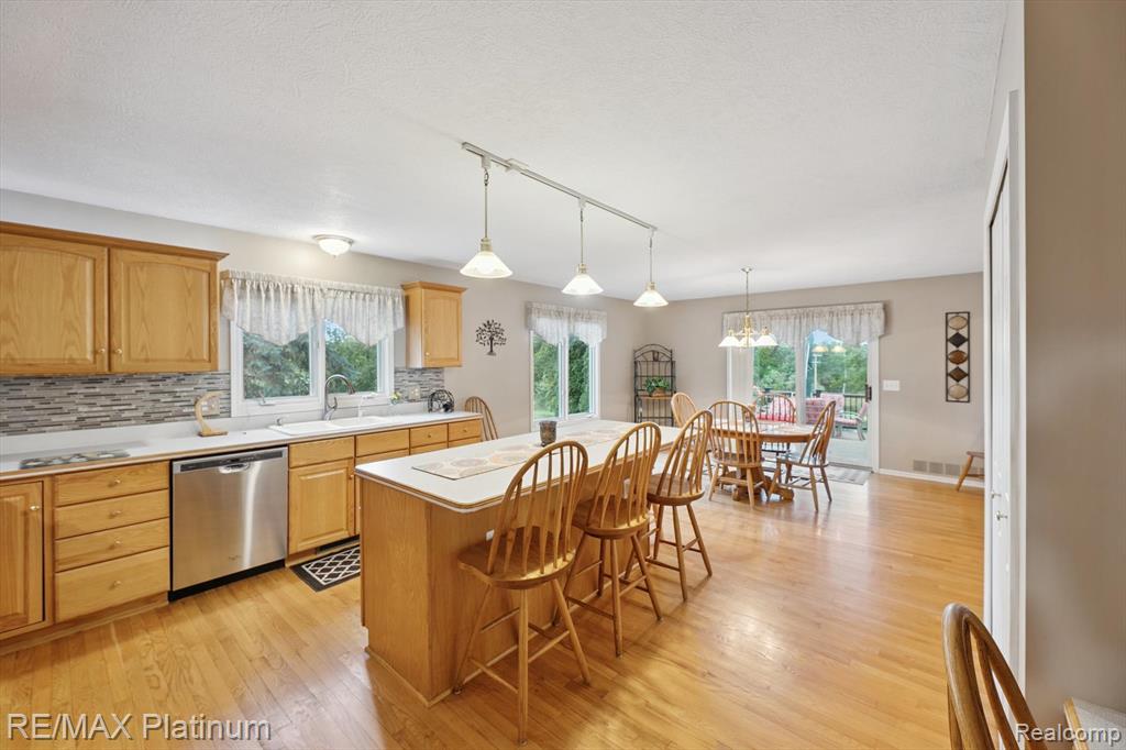 8872 Thornapple Drive, Pinckney, MI 48169 — Photo 26