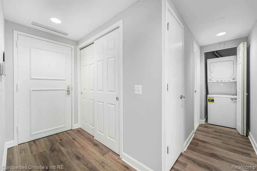 3320 Spinnaker Lane, 16B, Detroit, MI 48207 — Photo 17