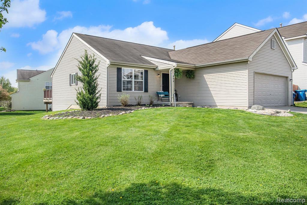 494 SWEET BRIAR Ridge, Linden, MI 48451 — front exterior
