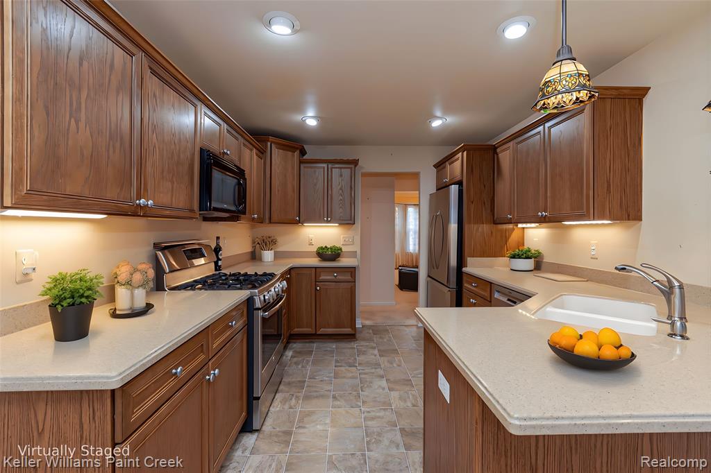 49675 Sable Creek Drive, 30, Macomb, MI 48042 — Photo 6