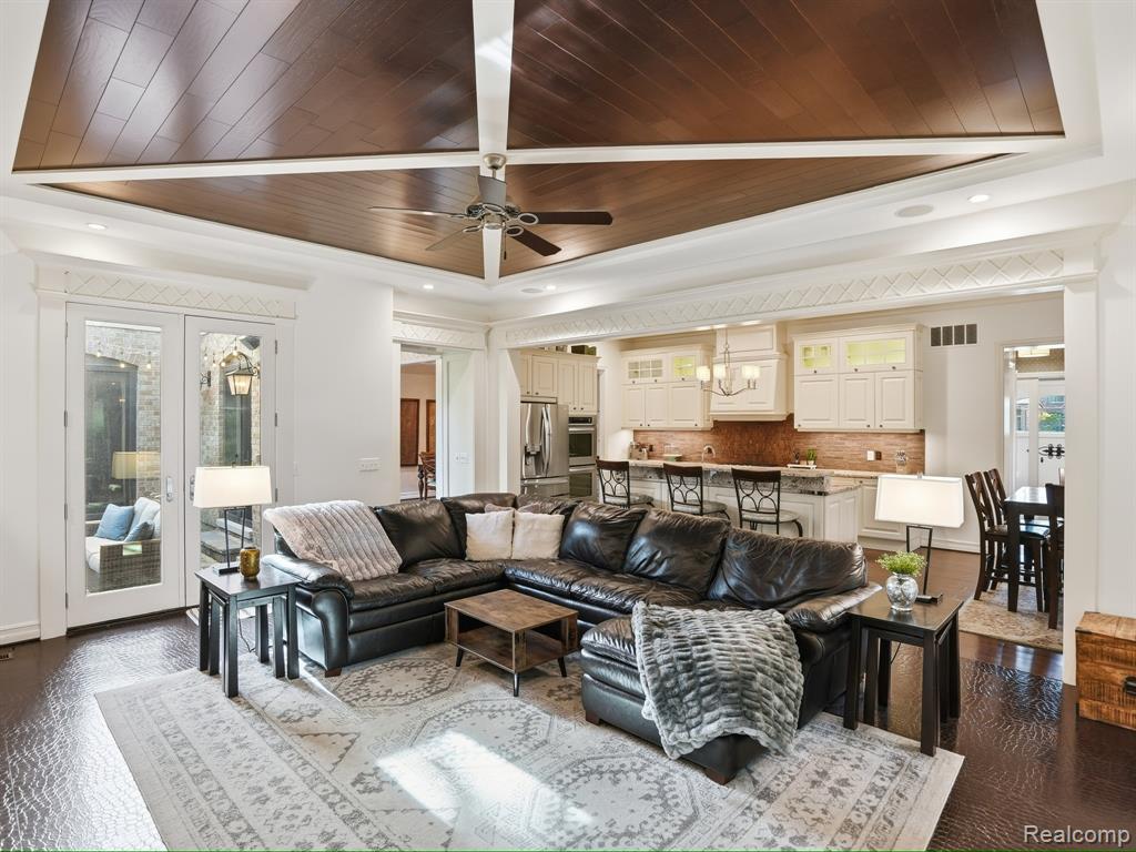 55951 Ashbrooke Drive W, Utica, MI 48316 — Photo 18