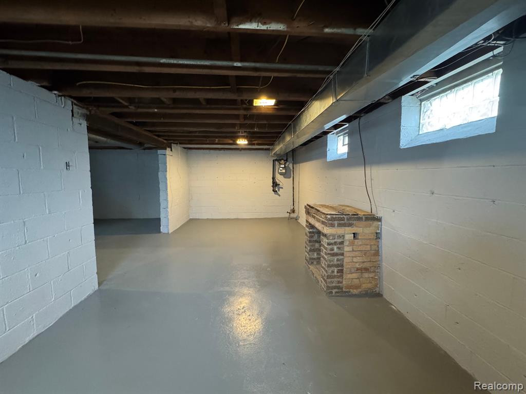 9366 SANILAC Street, Detroit, MI 48224 — Photo 12