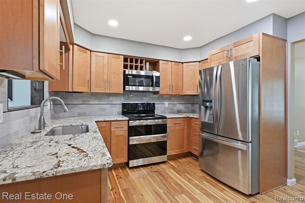 6920 Pontiac Trail, West Bloomfield, MI 48323 — Photo 6