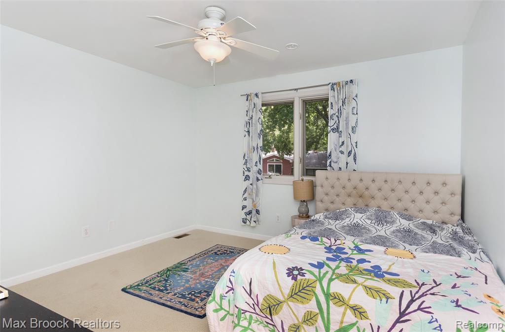 3685 Sunset Boulevard, Orchard Lake Village, MI 48324 — Photo 32