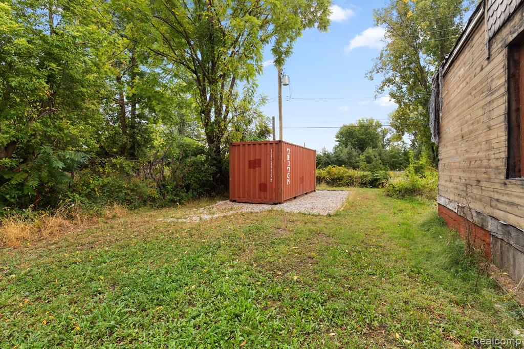 8864 Charlevoix St, Detroit, MI 48214 — Photo 2