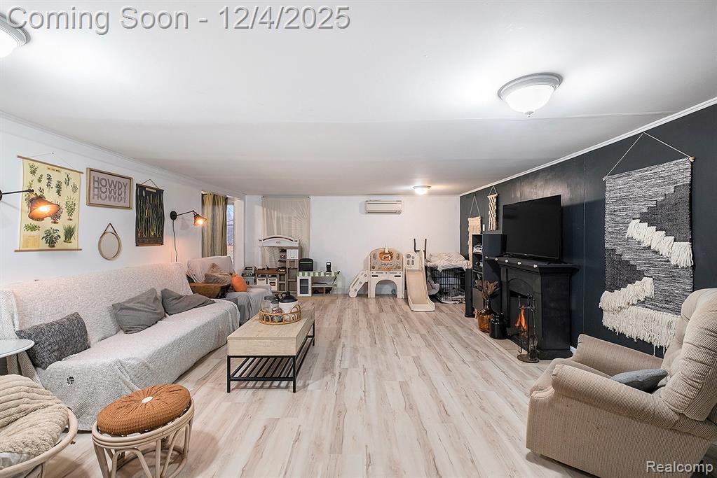 802 Richard Street, Holly, MI 48442 — Photo 11