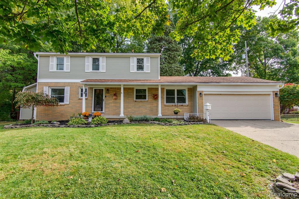 929 IOLA, Flushing, MI 48433 — front exterior