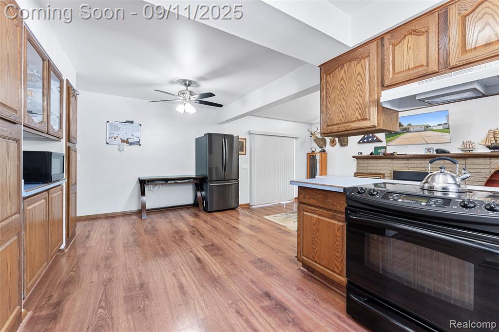 22019 Hanover Court, Woodhaven, MI 48183 — Photo 2