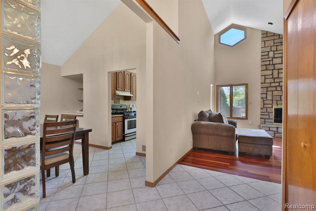 53201 MARANATHA Lane, Wixom, MI 48393 — Photo 6