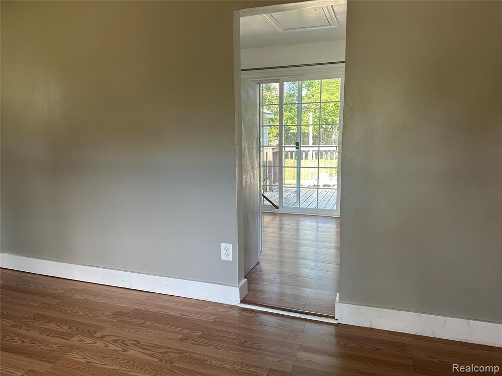 6426 Williams Lake Road, Waterford, MI 48329 — Photo 8