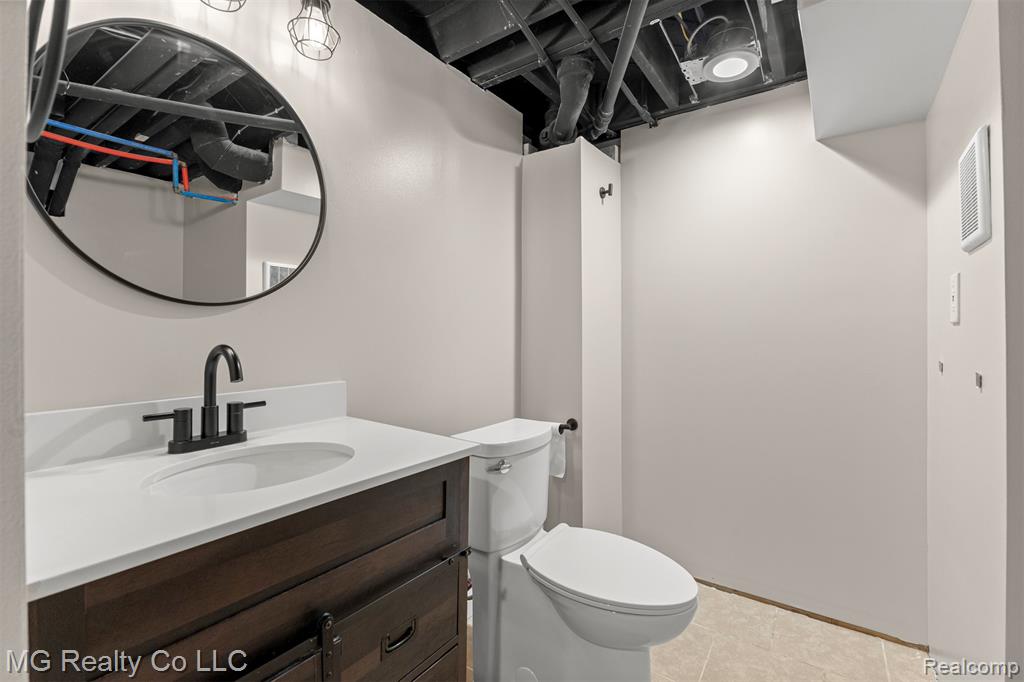 8671 Whitefield Street, Dearborn Heights, MI 48127 — Photo 21
