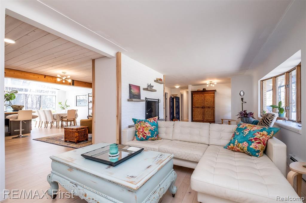 905 W Parker Avenue, Madison Heights, MI 48071 — Photo 12