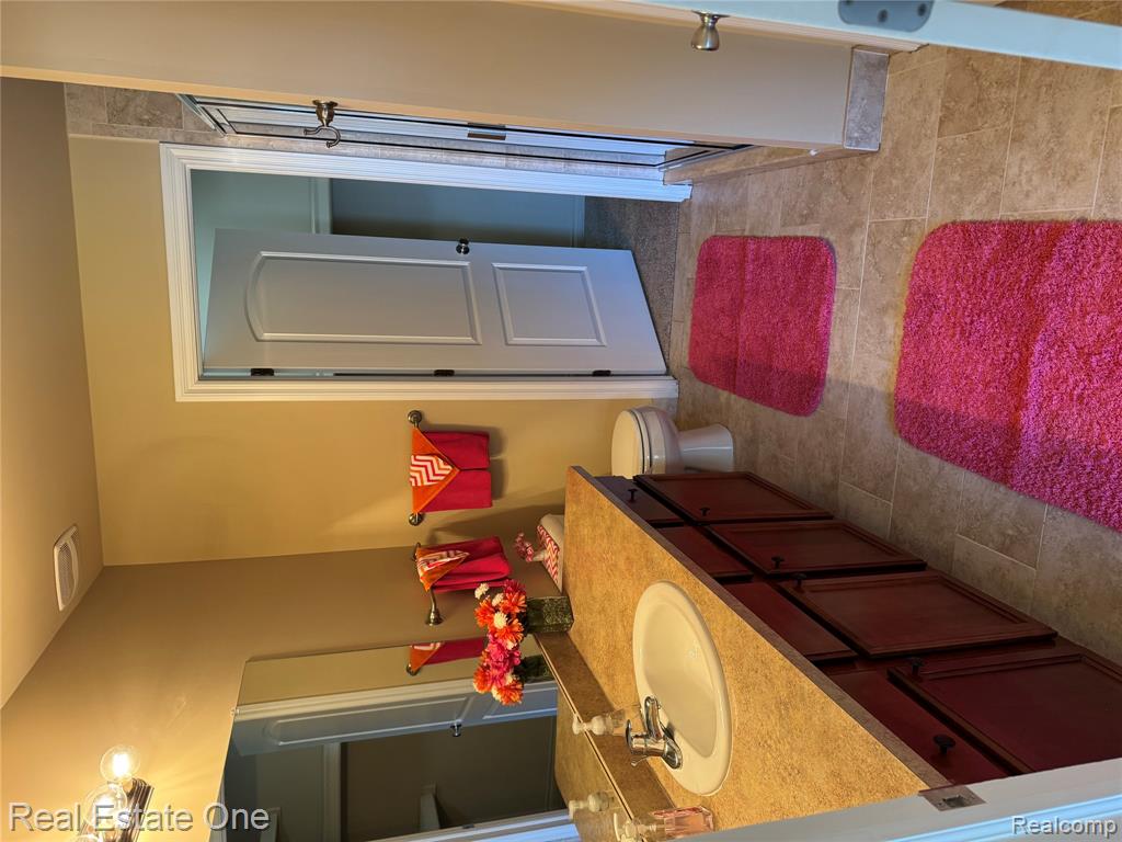 51127 Paxton Drive, Chesterfield, MI — Photo 11