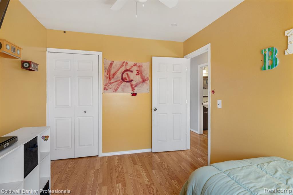 921 MACE Avenue, Madison Heights, MI 48071 — Photo 18
