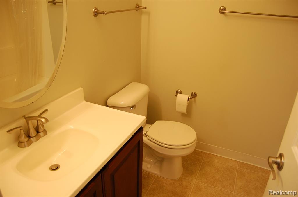 16529 TERRACE VILLAGE Drive, Taylor, MI 48180 — Photo 15