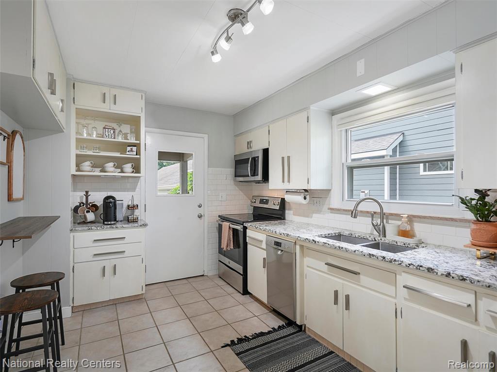 520 Parkdale Avenue, Rochester, MI 48307 — Photo 13