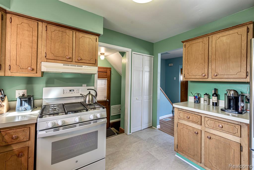 506 S VERMONT Avenue, Royal Oak, MI 48067 — Photo 6