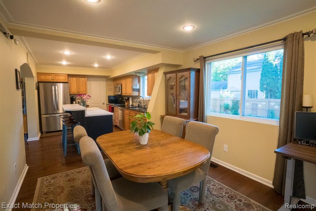 6735 BUCKLAND Avenue, West Bloomfield, MI 48324 — Photo 33