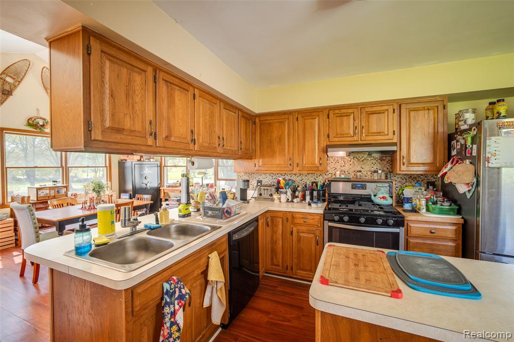 840 W Rose Center Road, Holly, MI 48442 — Photo 7