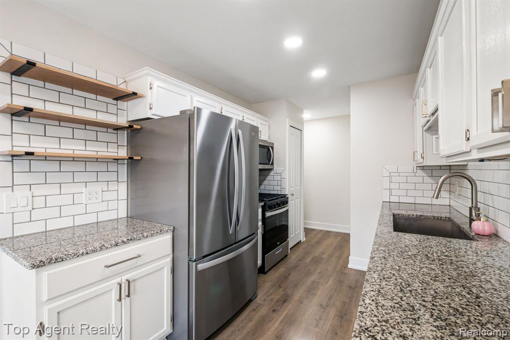 38887 Country Circle, Farmington Hills, MI 48331 — Photo 19