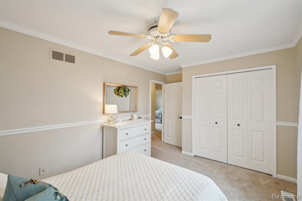 6847 HUBBARD Circle, Clarkston, MI 48348 — Photo 29