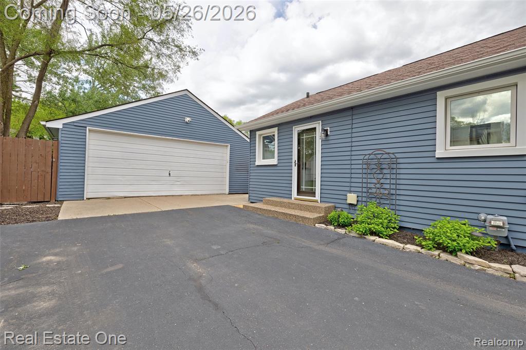 6394 Manson Drive, Waterford, MI 48329 — Photo 44