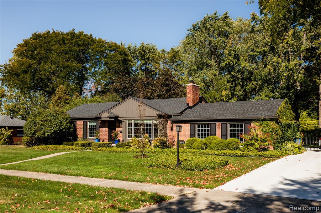 16946 Reedmere Avenue, Beverly Hills, MI 48025 — front exterior