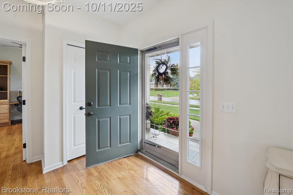 9079 Woodgrove Drive, Plymouth, MI 48170 — Photo 7
