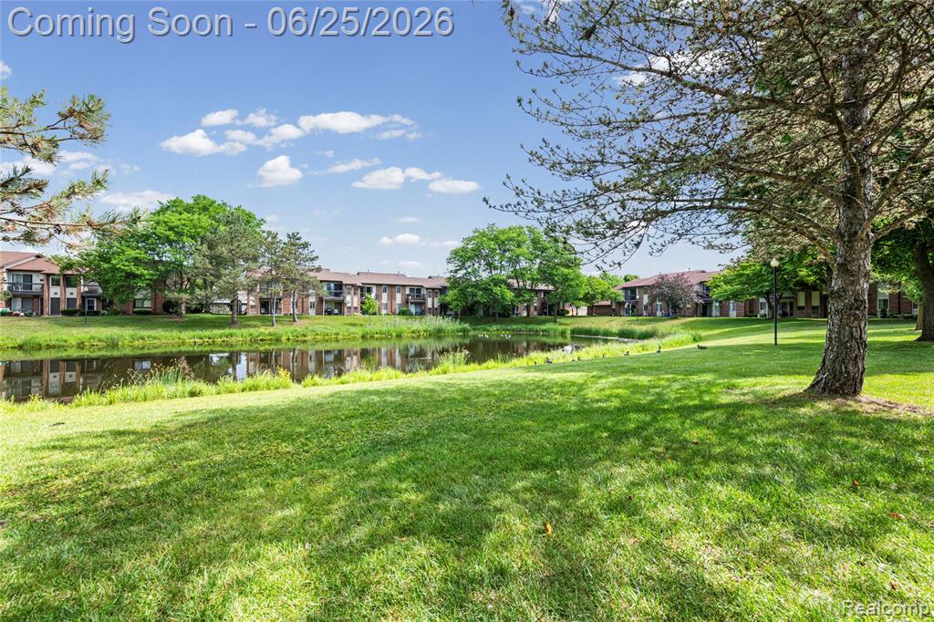 33693 Pondview Circle, Livonia, MI 48152 — Photo 22