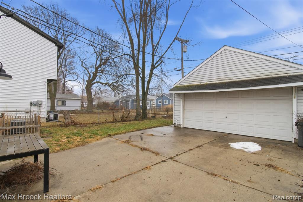 1448 E HARRY Avenue, Hazel Park, MI 48030 — Photo 3