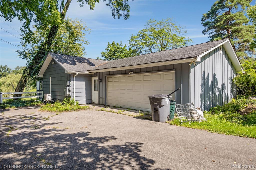 4105 Beach Road, Troy, MI 48098 — Photo 4