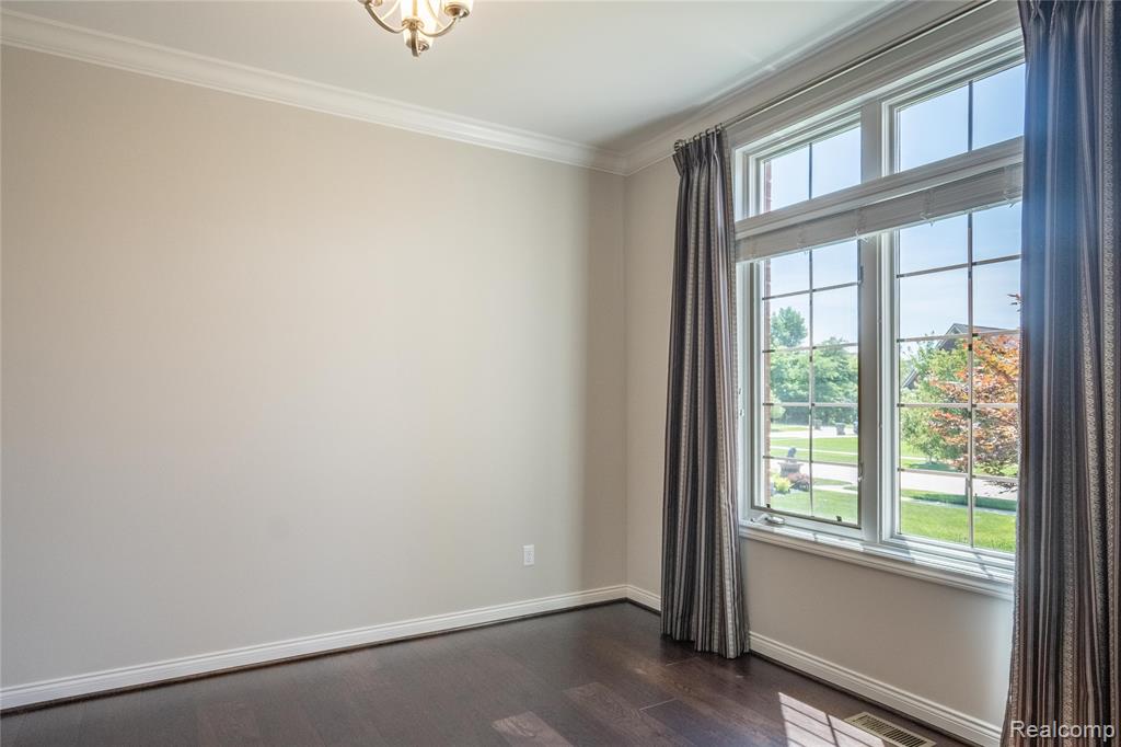 55712 Glenbrooke Drive, Shelby Twp, MI 48316 — Photo 11