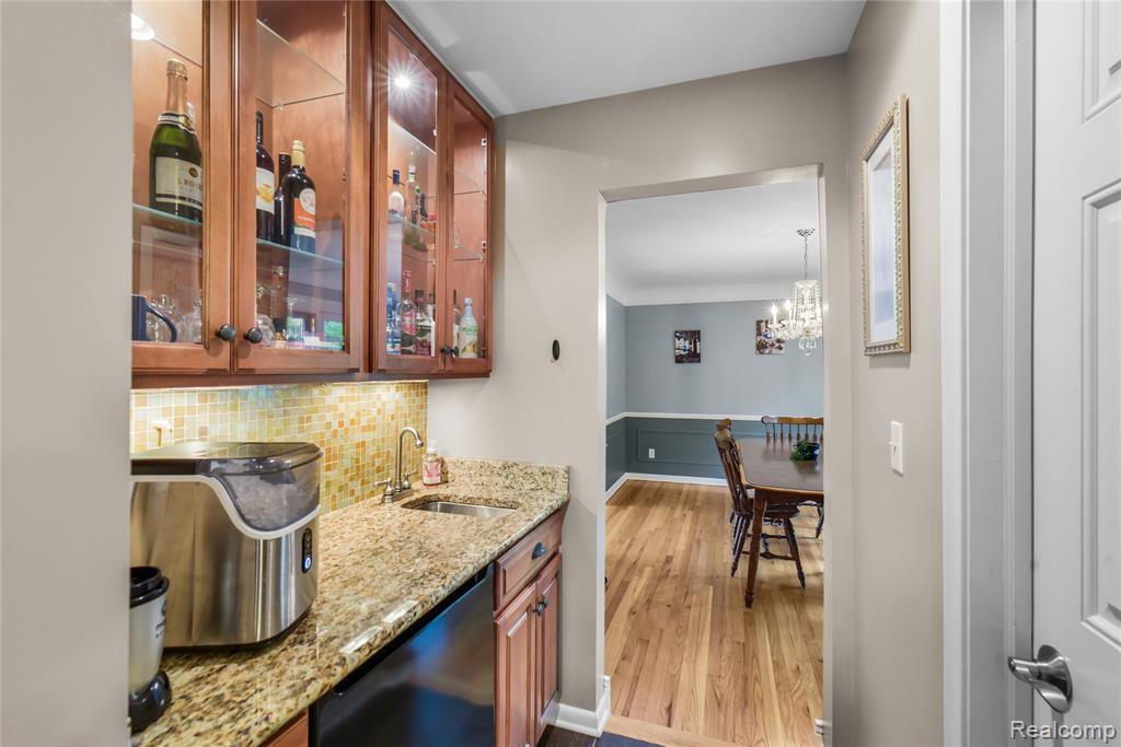 26060 Hidden Lane, Grosse Ile, MI 48138 — Photo 16