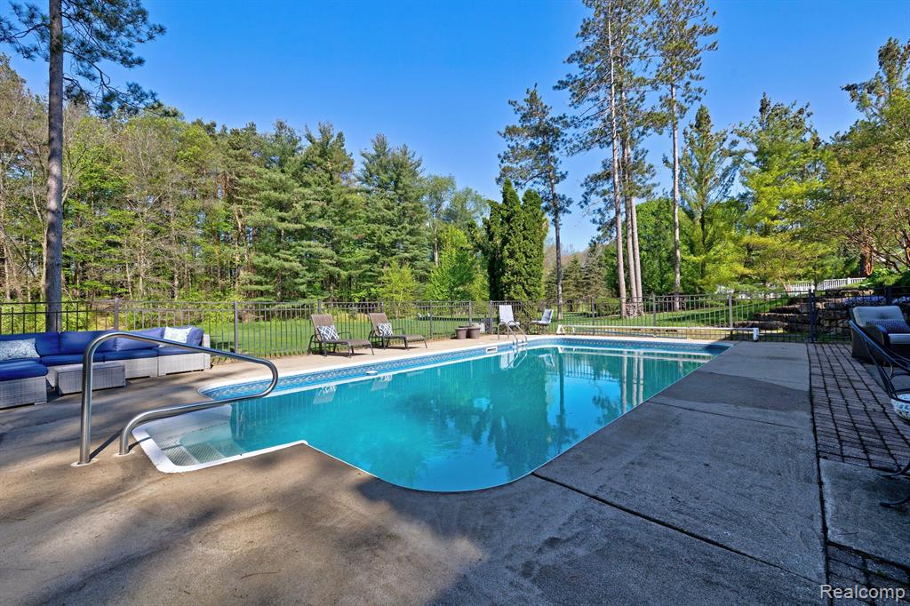 900 ROLLING PINES Drive, Ortonville, MI 48462 — Photo 72